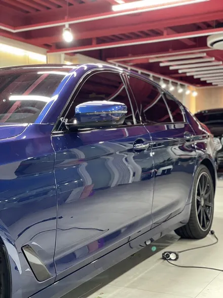 부산 랩핑&디테일링관리 전문점 스펙터클 코리아 하단 : BMW 5 시리즈 루프스킨/전체 크롬 랩핑 시공 / 부산 사하구 하단동