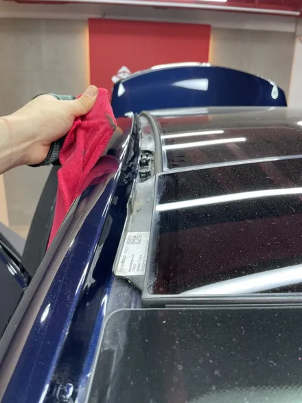 벤츠 E300 익스클루시브 에이버리 화이트 펄 전체 랩핑 / 부산 사하구 하단동