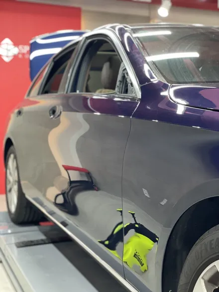 벤츠 E300 익스클루시브 에이버리 화이트 펄 전체 랩핑 / 부산 사하구 하단동