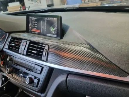 BMW 3시리즈 실내우드 카본랩핑 시공 / 부산 강서구