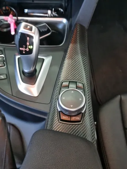BMW 3시리즈 실내우드 카본랩핑 시공 / 부산 강서구
