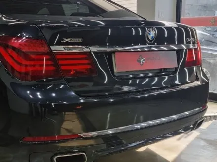 BMW 740d 크롬죽이기 블랙유광 랩핑 시공 / 부산 강서구
