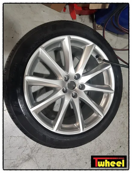 안산티휠(T wheel)0 - #제규어휠수리 #제규어휠복원 #제규어_ XJ휠수리 #하이퍼실버도색 #안산휠수리 #안산휠복원 #안산휠도색 #수원휠수리 #수원휠복원 / 안산시 상록구