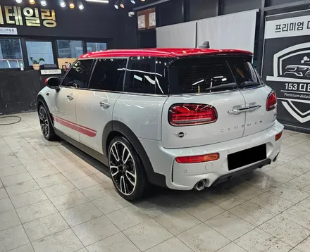 빨간색은 더욱 선명하게 검은색은 진하게!! 미니클럽맨  정밀광택  / 수원 영통 광교 / 프리미엄 디테일링 센터 153디테일링 / 경기 수원