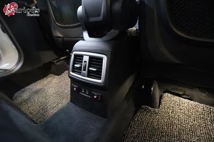 BMW 신형 X1 뒷좌석 중앙에도 열선 기능 넣을 수 없을까? / 김포