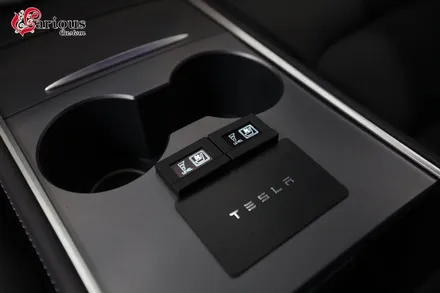 테슬라 모델Y 통풍시트,리클라이너,전동 블라인드 작업 / 김포