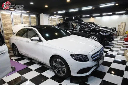 벤츠 신형E클래스 E300 아방가르드 핸들열선+전동트렁크 시공 / 김포