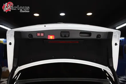 벤츠 E300에 전동트렁크와 통풍시트만 있다면 완벽해요. / 김포