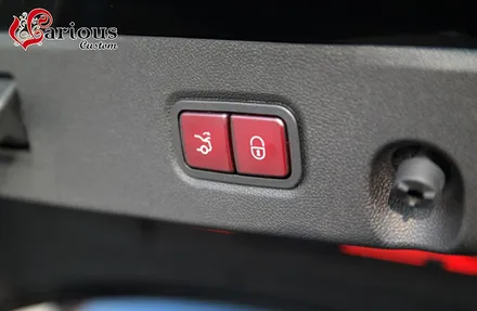 벤츠 CLS 전용 순정형 전동 트렁크 출시 예정 / 김포