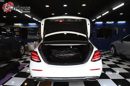 벤츠 E300에 전동트렁크와 통풍시트만 있다면 완벽해요. / 김포