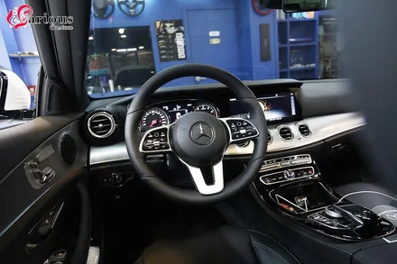 벤츠 신형E클래스 E300 아방가르드 핸들열선+전동트렁크 시공 / 김포