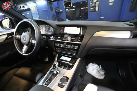 BMW X4 차량용 무선 충전기 시공 / 김포