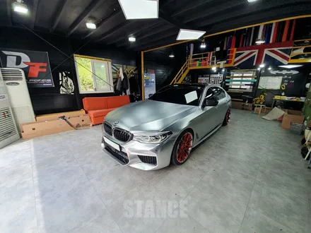 BMW g30 이노즈텍 카키그린 전체랩핑 - 도장면같은 깊은 광택의 랩핑필름이 필요할 때! / 판교자동차랩핑/성남랩핑/분당랩핑/스탠스(STANCE) / 성남시 수정구 사송동