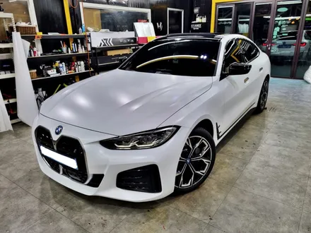 BMW i4 샤틴 화이트 전체 카스킨 / 스탠스 랩핑 /분당랩핑 / 성남랩핑 / 판교랩핑 / 성남시 수정구 사송동