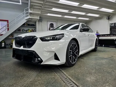 BMW M5 샤틴 그레이 전체 랩핑 시공 / 성남 랩핑 / 분당 랩핑 / 판교 랩핑 / 스탠스 (STANCE) / 성남시 수정구 사송동