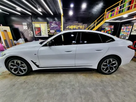 BMW i4 샤틴 화이트 전체 카스킨 / 스탠스 랩핑 /분당랩핑 / 성남랩핑 / 판교랩핑 / 성남시 수정구 사송동