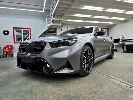 BMW M5 샤틴 그레이 전체 랩핑 시공 / 성남 랩핑 / 분당 랩핑 / 판교 랩핑 / 스탠스 (STANCE) / 성남시 수정구 사송동