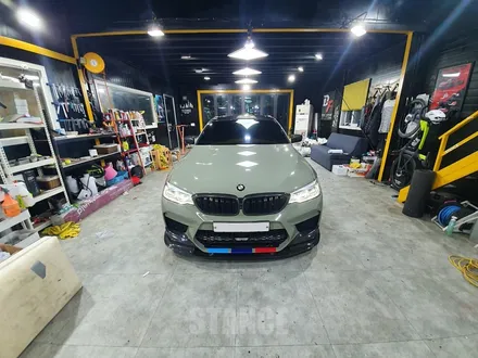 BMW g30 이노즈텍 카키그린 전체랩핑 - 도장면같은 깊은 광택의 랩핑필름이 필요할 때! / 판교자동차랩핑/성남랩핑/분당랩핑/스탠스(STANCE) / 성남시 수정구 사송동