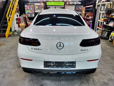 벤츠 E300 크롬 딜리트 / 사이드미러 LB 카본 / 라이트+테일램프 스모그 PPF 시공. / 성남 랩핑 / 분당 랩핑 / 판교 랩핑 / 스탠스 ( STANCE ) / 성남시 수정구 사송동