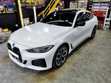 BMW i4 샤틴 화이트 전체 카스킨 / 스탠스 랩핑 /분당랩핑 / 성남랩핑 / 판교랩핑 / 성남시 수정구 사송동