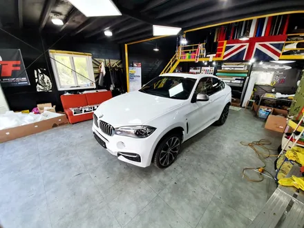 BMW X6 M50D 유광 화이트 전체 랩핑 / 성남 랩핑 /분당 랩핑 / 판교 랩핑 / 스탠스 (STANCE) / 성남시 수정구 사송동
