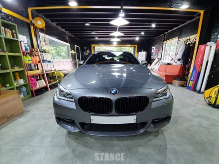 BMW M550d 그레이 전체랩핑/실내카본랩핑 - 분당자동차랩핑/판교랩핑/성남랩핑/스탠스(STANCE) / 성남시 수정구 사송동