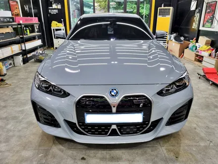 BMW i4 샤틴 화이트 전체 카스킨 / 스탠스 랩핑 /분당랩핑 / 성남랩핑 / 판교랩핑 / 성남시 수정구 사송동