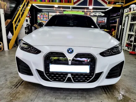 BMW i4 샤틴 화이트 전체 카스킨 / 스탠스 랩핑 /분당랩핑 / 성남랩핑 / 판교랩핑 / 성남시 수정구 사송동
