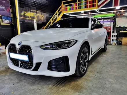 BMW i4 샤틴 화이트 전체 카스킨 / 스탠스 랩핑 /분당랩핑 / 성남랩핑 / 판교랩핑 / 성남시 수정구 사송동