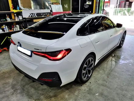 BMW i4 샤틴 화이트 전체 카스킨 / 스탠스 랩핑 /분당랩핑 / 성남랩핑 / 판교랩핑 / 성남시 수정구 사송동