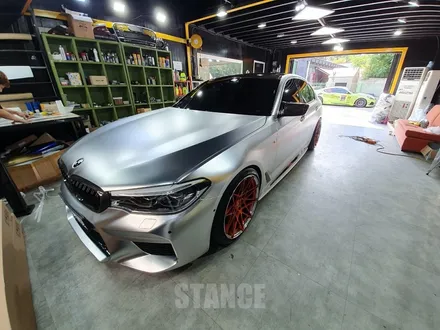 BMW g30 이노즈텍 카키그린 전체랩핑 - 도장면같은 깊은 광택의 랩핑필름이 필요할 때! / 판교자동차랩핑/성남랩핑/분당랩핑/스탠스(STANCE) / 성남시 수정구 사송동