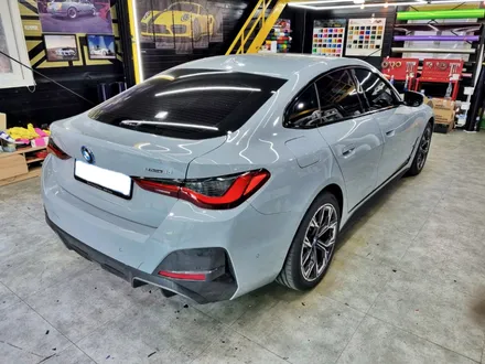 BMW i4 샤틴 화이트 전체 카스킨 / 스탠스 랩핑 /분당랩핑 / 성남랩핑 / 판교랩핑 / 성남시 수정구 사송동
