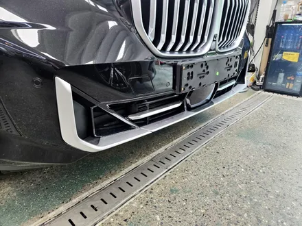 BMW X5 블랙 차량, 판교에서 크롬 딜리트 일명 크롬 죽이기 시공으로 풀 블랙 완성 / 스탠스 (STANCE) / 성남시 수정구 사송동