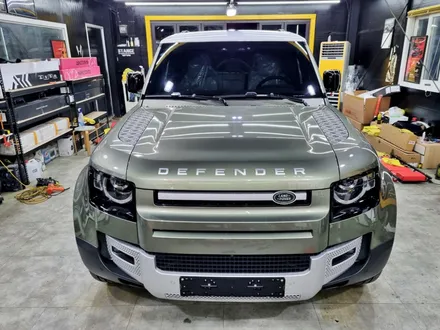 랜드로버 디펜더 화이트 유광 루프스킨 / 분당랩핑/성남랩핑/판교랩핑/스탠스( STANCE)랩핑 / 성남시 수정구 사송동