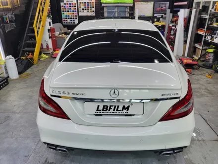 벤츠 63AMG 루프스킨 / 카본 사이드 미러 / 리어 스포일러 / 도어 캐치 / 나이트 패키지 교체 토탈 시공 / 스탠스 ( STANCE ) / 성남시 수정구 사송동
