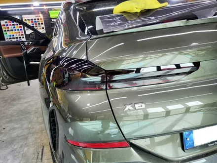 BMW X6 크롬 딜리트 시공 + 테일램프 스모그 PPF + 엠블럼 카본 포인트 시공 / 스탠스 ( STANCE ) / 성남시 수정구 사송동