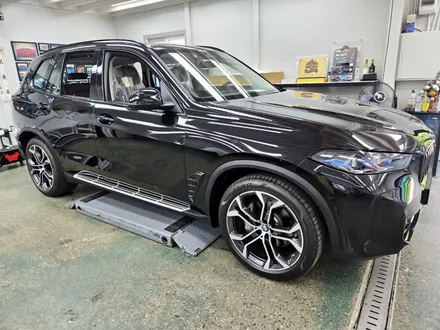 BMW X5 블랙 차량, 판교에서 크롬 딜리트 일명 크롬 죽이기 시공으로 풀 블랙 완성 / 스탠스 (STANCE) / 성남시 수정구 사송동