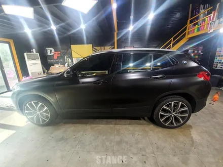 BMW X2 사틴블랙 전체랩핑 - 성남자동차랩핑/분당랩핑/판교랩핑/스탠스(STANCE) / 성남시 수정구 사송동