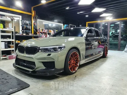 BMW g30 이노즈텍 카키그린 전체랩핑 - 도장면같은 깊은 광택의 랩핑필름이 필요할 때! / 판교자동차랩핑/성남랩핑/분당랩핑/스탠스(STANCE) / 성남시 수정구 사송동