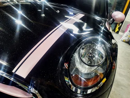 BMW 미니쿠퍼 유광 블랙 메탈릭 전체카스킨 핑크 포인트 데칼 시공 성남랩핑/분당랩핑/판교랩핑/스탠스(STANCE) / 성남시 수정구 사송동