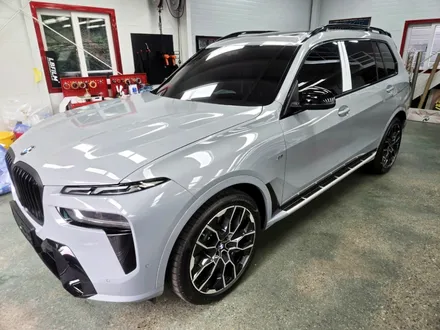 BMW X7 크롬 딜리트 + 무광 그릴 교체 시공! 완성도 높인 블랙아웃 스타일 / 성남 랩핑 / 분당 랩핑 / 판교 랩핑 / 스탠스(STANCE) / 성남시 수정구 사송동