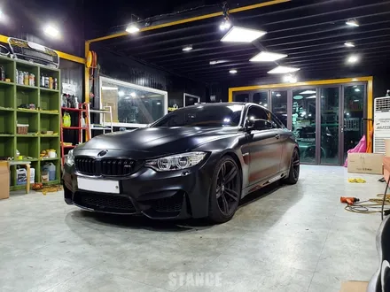 BMW M4 사틴블랙 전체랩핑 - 성남자동차랩핑/분당랩핑/판교랩핑/스탠스(STANCE) / 성남시 수정구 사송동