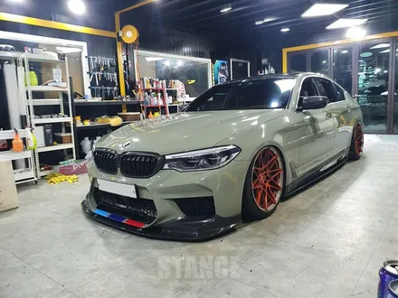 BMW g30 이노즈텍 카키그린 전체랩핑 - 도장면같은 깊은 광택의 랩핑필름이 필요할 때! / 판교자동차랩핑/성남랩핑/분당랩핑/스탠스(STANCE) / 성남시 수정구 사송동