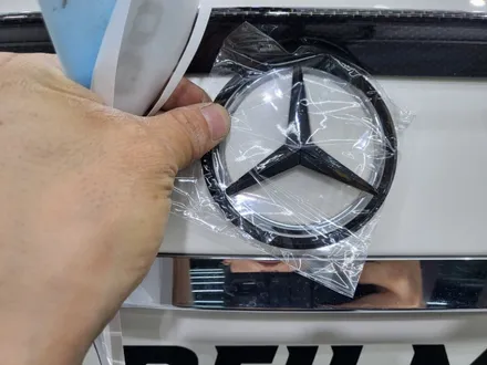 벤츠 63AMG 루프스킨 / 카본 사이드 미러 / 리어 스포일러 / 도어 캐치 / 나이트 패키지 교체 토탈 시공 / 스탠스 ( STANCE ) / 성남시 수정구 사송동