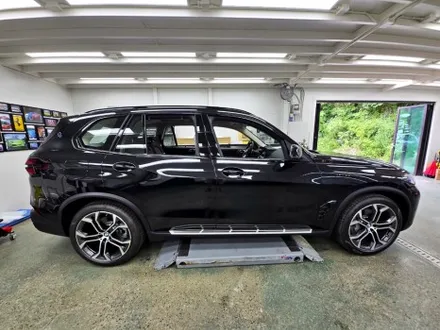 BMW X5 블랙 차량, 판교에서 크롬 딜리트 일명 크롬 죽이기 시공으로 풀 블랙 완성 / 스탠스 (STANCE) / 성남시 수정구 사송동