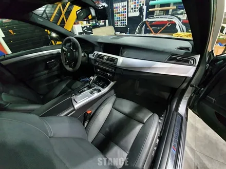 BMW M550d 그레이 전체랩핑/실내카본랩핑 - 분당자동차랩핑/판교랩핑/성남랩핑/스탠스(STANCE) / 성남시 수정구 사송동