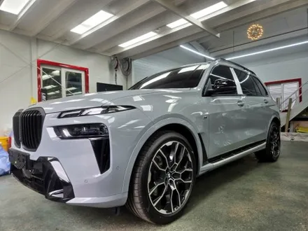 BMW X7 크롬 딜리트 + 무광 그릴 교체 시공! 완성도 높인 블랙아웃 스타일 / 성남 랩핑 / 분당 랩핑 / 판교 랩핑 / 스탠스(STANCE) / 성남시 수정구 사송동