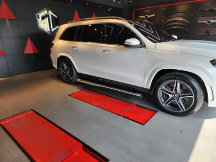 벤츠 GLS 세로그릴 63 AMG 디퓨저 머플러 전동사이드스텝 튜닝 시공은 어디서? / 수원, 부천, 부평, 인천