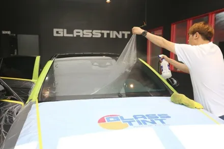스타클럽 글라스틴트 부천 벤츠 E300 E클래스썬팅 품격에 걸맞은 슈어X 틴팅 필름 시공 + 다이아몬드그릴 교체 / 수원, 부천, 부평, 인천