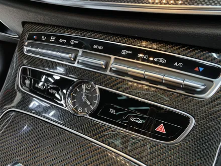 벤츠E53 AMG 쿠페 고민할 필요가 없는 IWC 리얼카본 센터페시아& 사이드미러 교체 시공입니다! / 수원, 부천, 부평, 인천